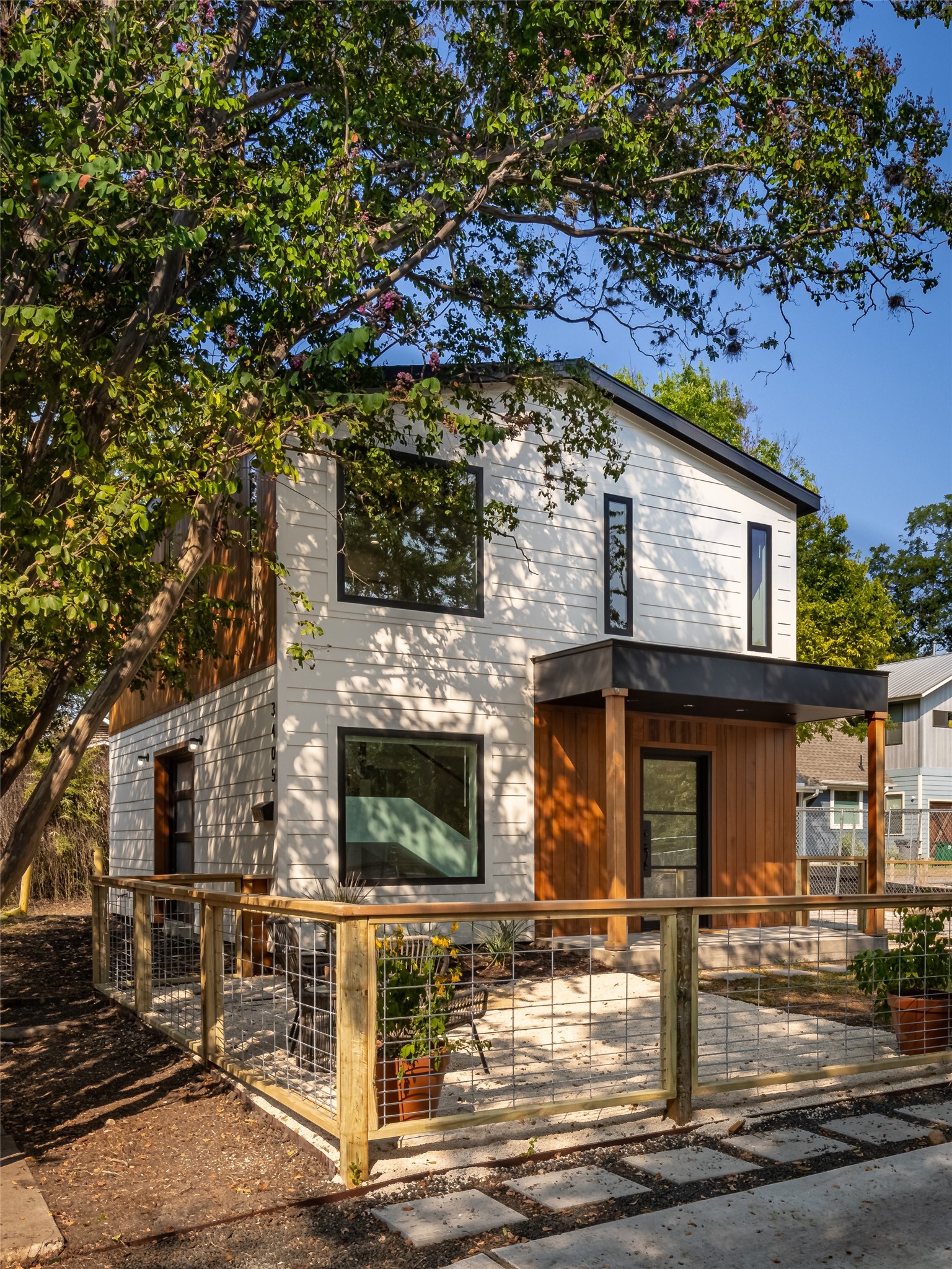 3405 Fruth Street Austin, TX 78705 - Photo 2 of 19