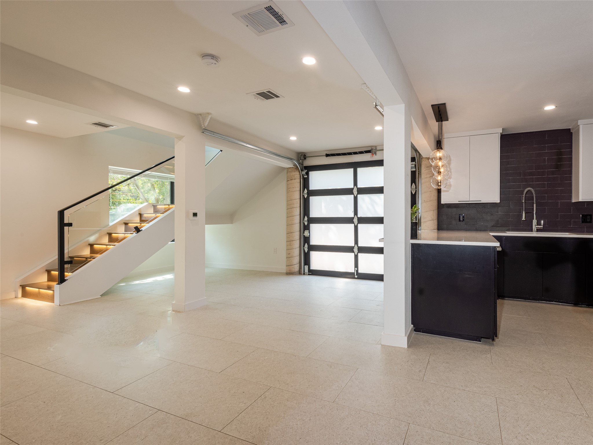 3405 Fruth Street Austin, TX 78705 - Photo 8 of 19