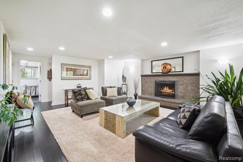 427 Rolling Green Circle South Rochester Hills, MI 48309 - Photo 20 of 54