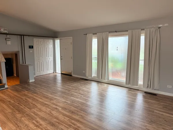 $2,050 | 202 Kentucky Street, Park Forest, IL 60466
