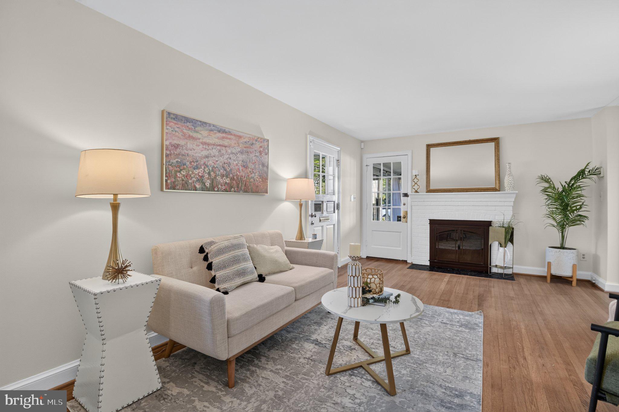 314 Whitestone Road Silver Spring, MD 20901 - Photo 3 of 35 Charming living space with natural light.
