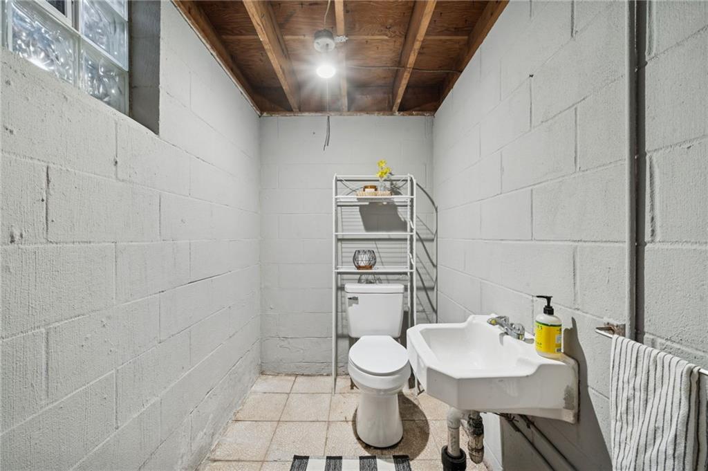 116 Grange Road Greensburg, PA 15601 - Photo 21 of 29 a bathroom with a sink toilet and shower