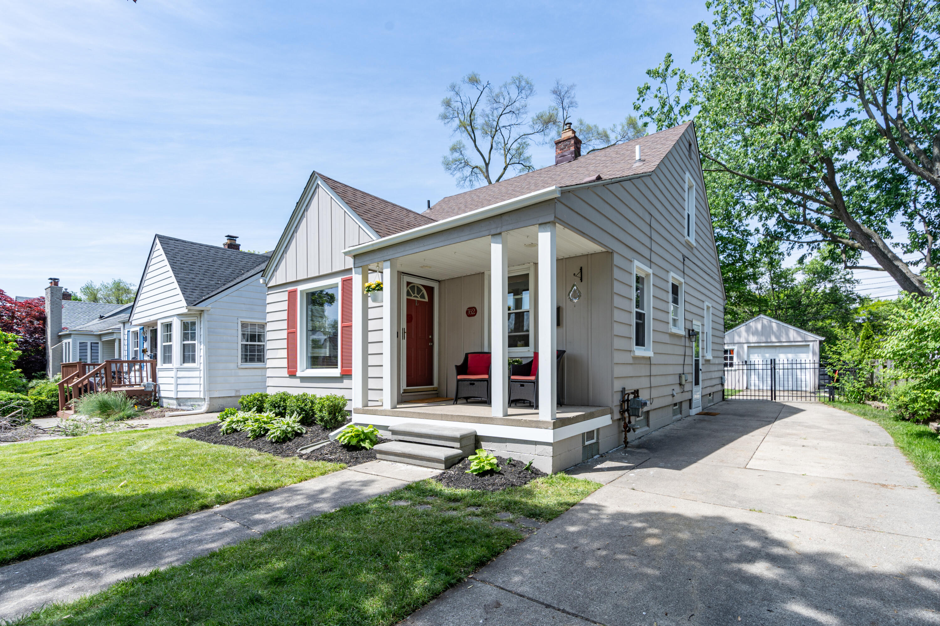 762 Columbia Road Berkley, MI 48072 - Photo 3 of 38 005_24