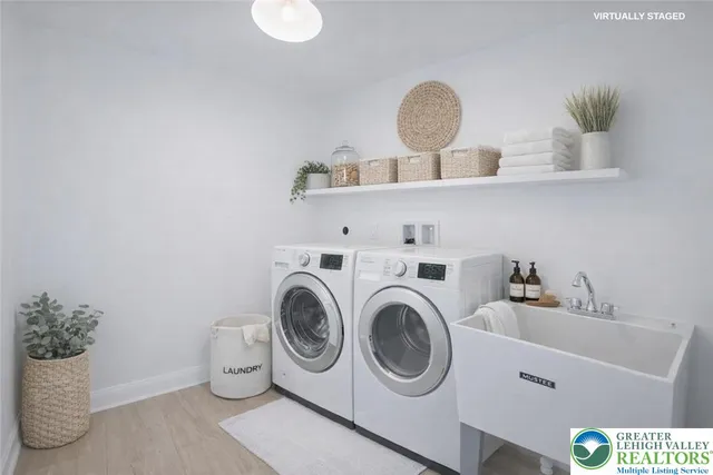 $899,900 | 901 Renaldi Road, Wind Gap, PA 18091