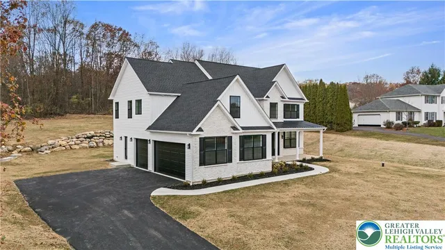 $899,900 | 901 Renaldi Road, Wind Gap, PA 18091
