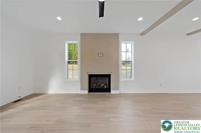 $899,900 | 901 Renaldi Road, Wind Gap, PA 18091