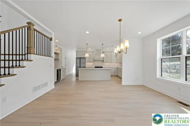 $899,900 | 901 Renaldi Road, Wind Gap, PA 18091