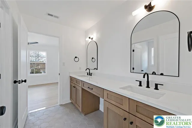 $899,900 | 901 Renaldi Road, Wind Gap, PA 18091