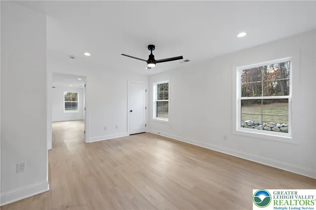 $899,900 | 901 Renaldi Road, Wind Gap, PA 18091