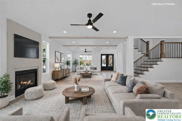 $899,900 | 901 Renaldi Road, Wind Gap, PA 18091