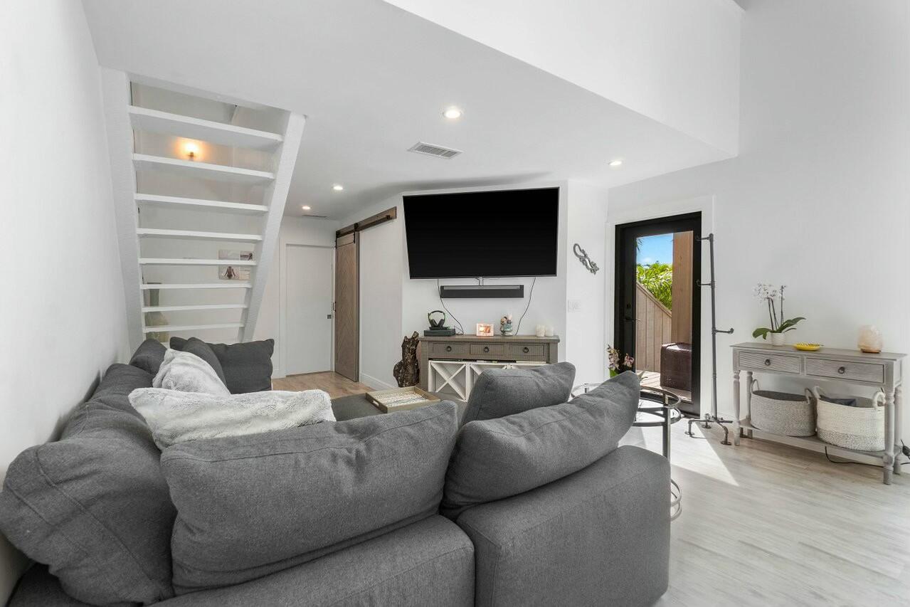 1605 Highway 1, Unit 3H Jupiter, FL 33477 - Photo 4 of 20 tempImageLG3ev4