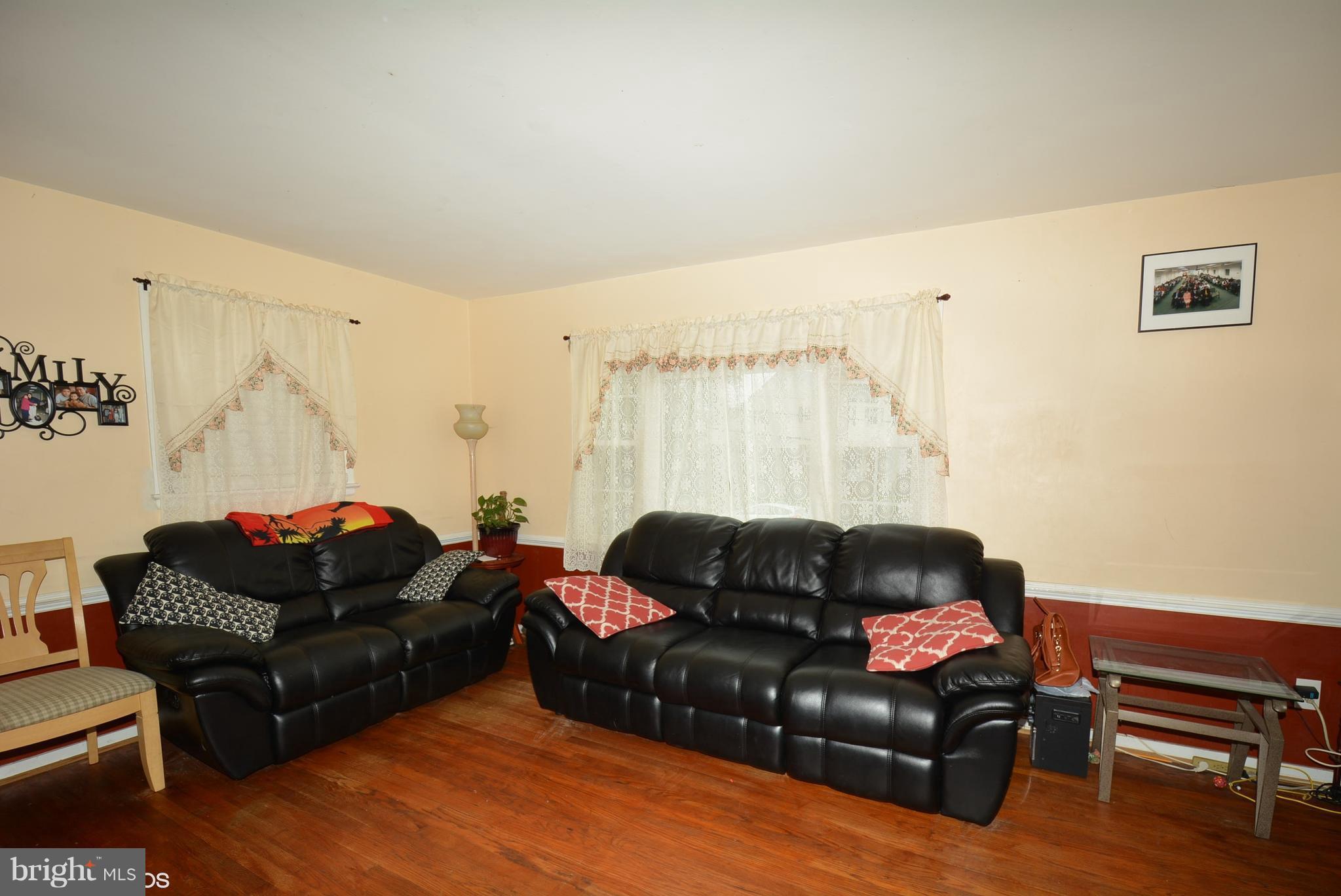 12041 Claridge Road Silver Spring, MD 20902 - Photo 3 of 24 Living Room
