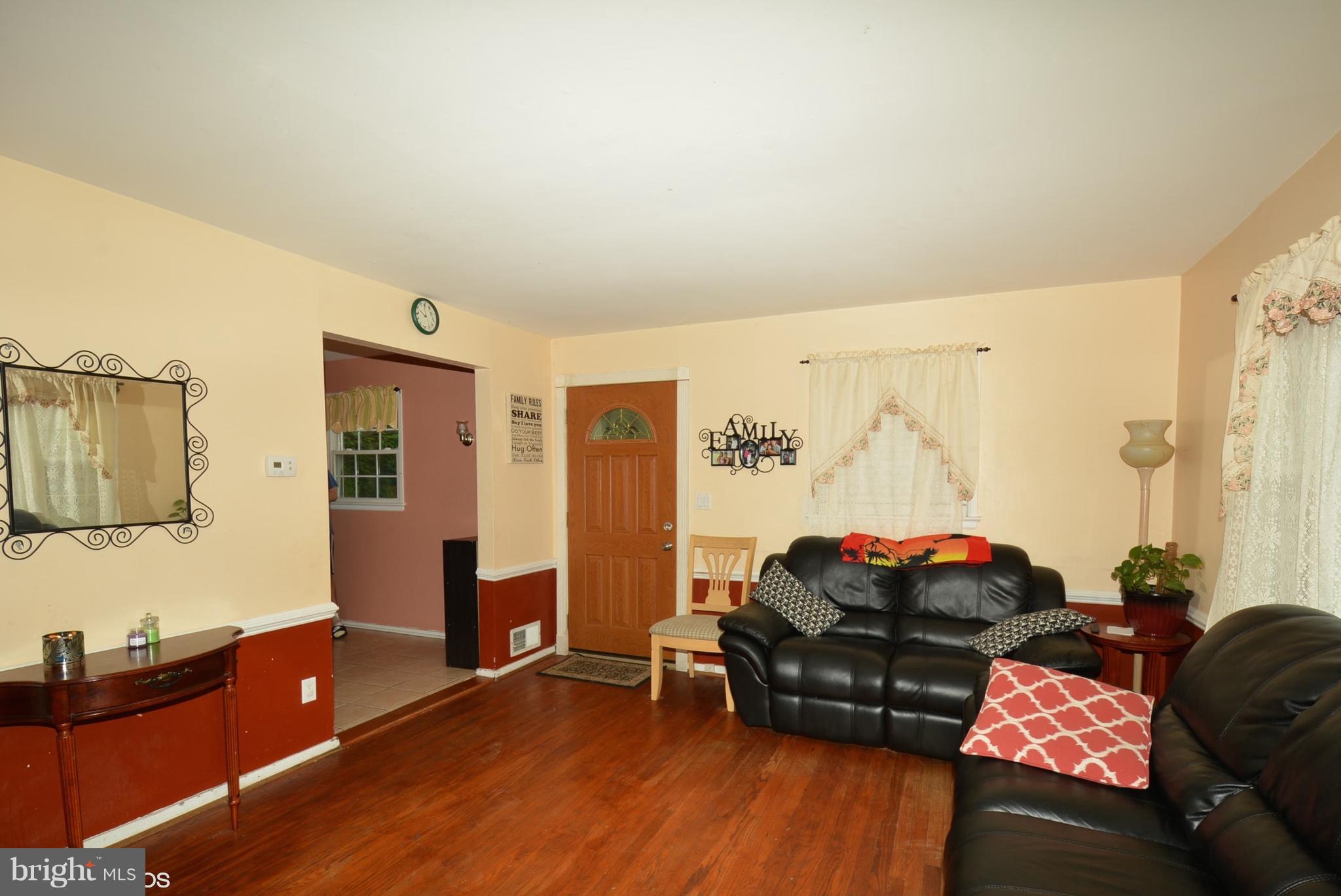 12041 Claridge Road Silver Spring, MD 20902 - Photo 4 of 24 Living Room