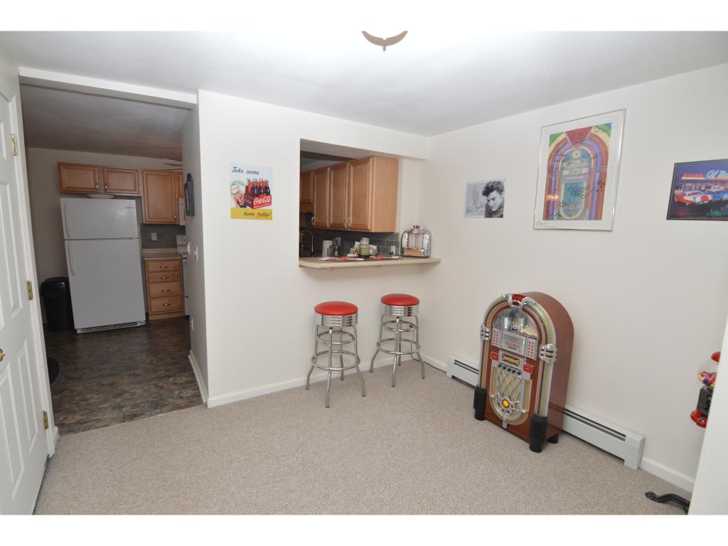721 Mammoth Road, Unit 4 Manchester, NH 03104 - Photo 7 of 29