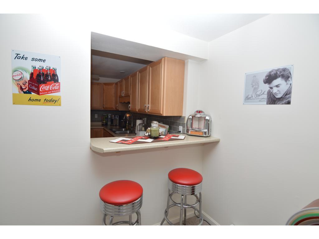 721 Mammoth Road, Unit 4 Manchester, NH 03104 - Photo 8 of 29