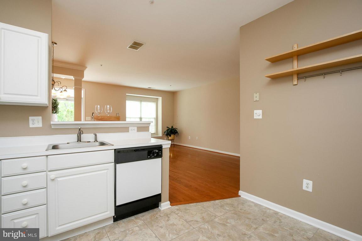 8726 Autumn Ridge Court Odenton, MD 21113 - Photo 14 of 28 Kitchen