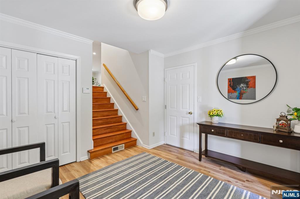 40 Rio Vista Drive Allendale, NJ 07401 - Photo 8 of 33