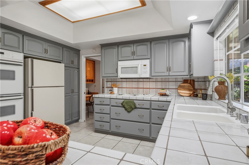 10741 Brookfield Road Chatsworth, CA 91311 - Photo 11 of 41