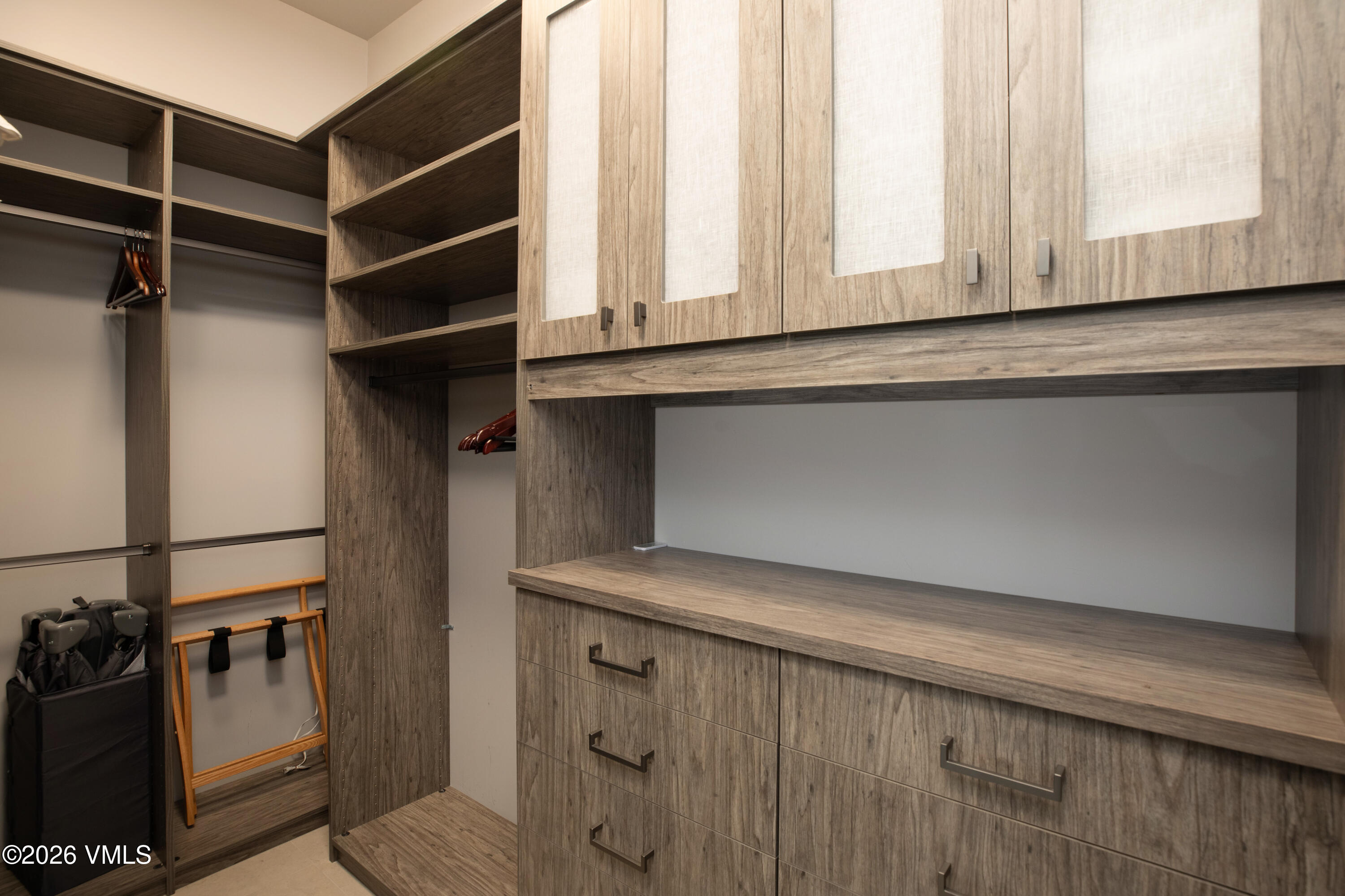 670 West Forest Road Vail, CO 81657 - Photo 23 of 34 2508_670_forest_interior_closet02