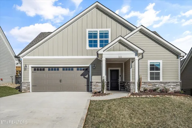 $550,000 | 505 Chestnut Place, Loudon, TN 37774