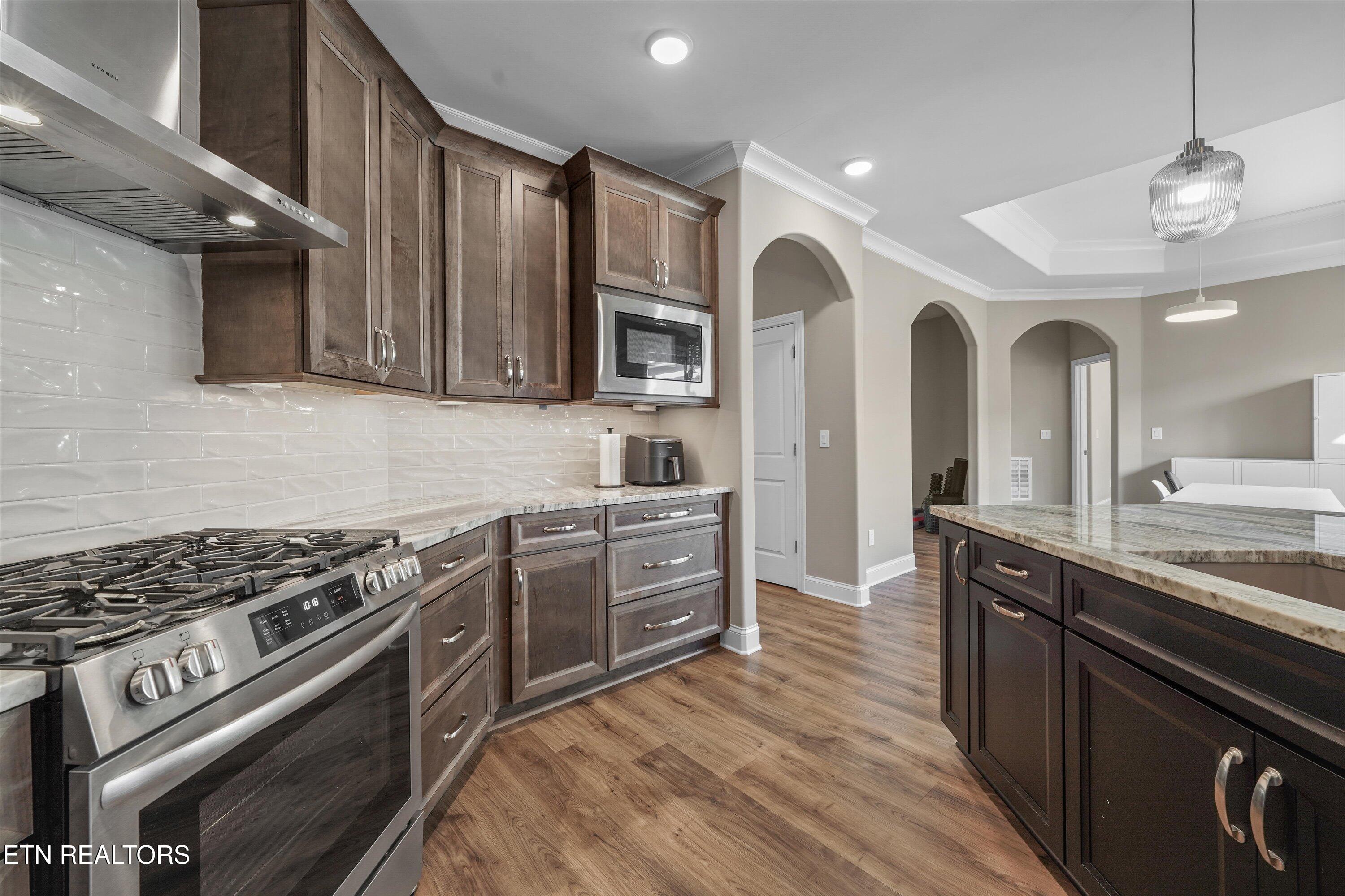 505 Chestnut Place Loudon, TN 37774 - Photo 11 of 39 Gas range