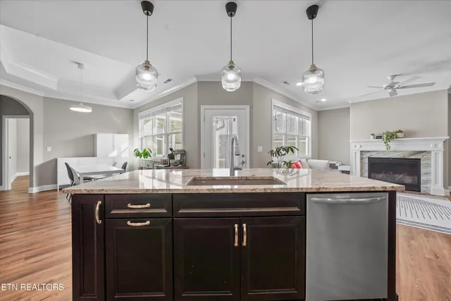 $550,000 | 505 Chestnut Place, Loudon, TN 37774