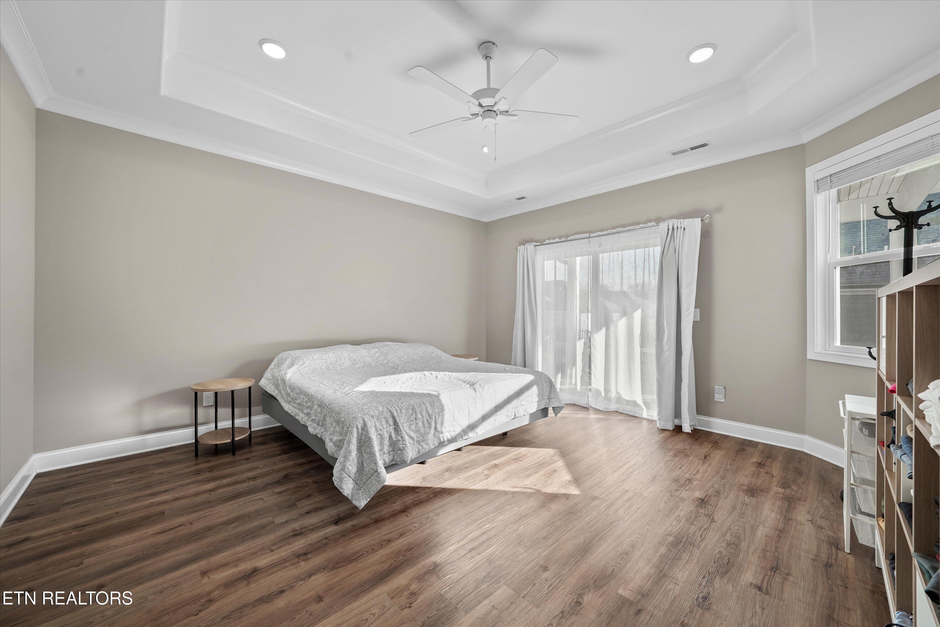 505 Chestnut Place Loudon, TN 37774 - Photo 18 of 39 Doors go to the covered patio