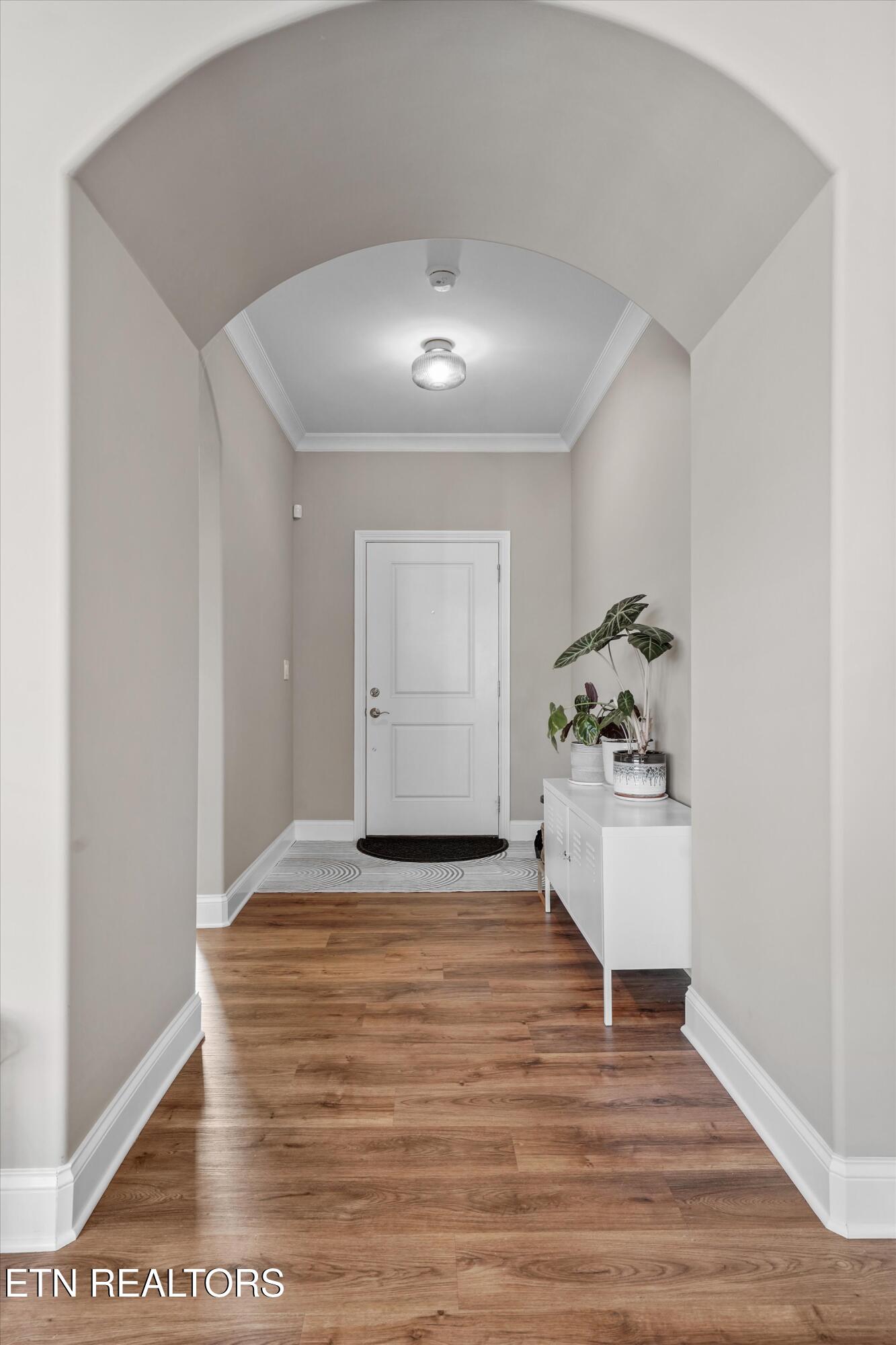 505 Chestnut Place Loudon, TN 37774 - Photo 2 of 39 Welcoming Entrance