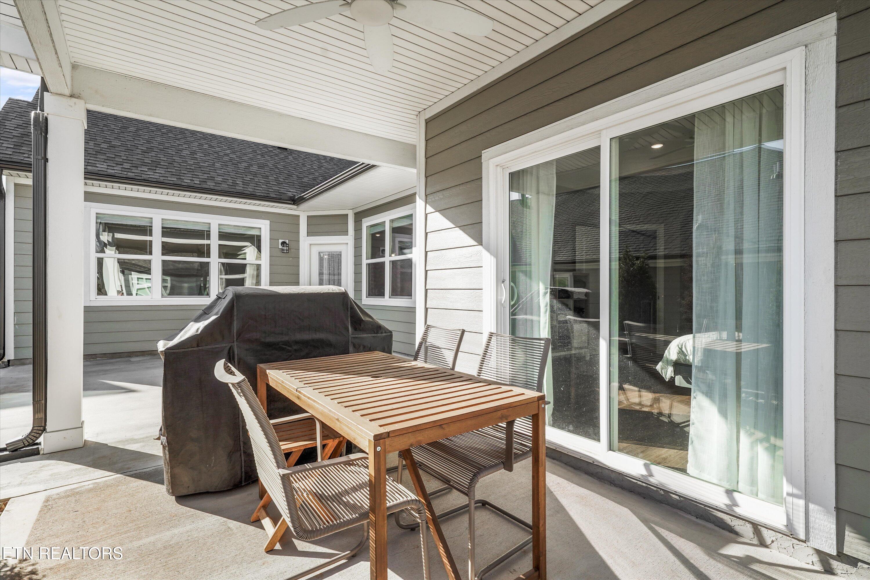 505 Chestnut Place Loudon, TN 37774 - Photo 19 of 39 Great space on this patio