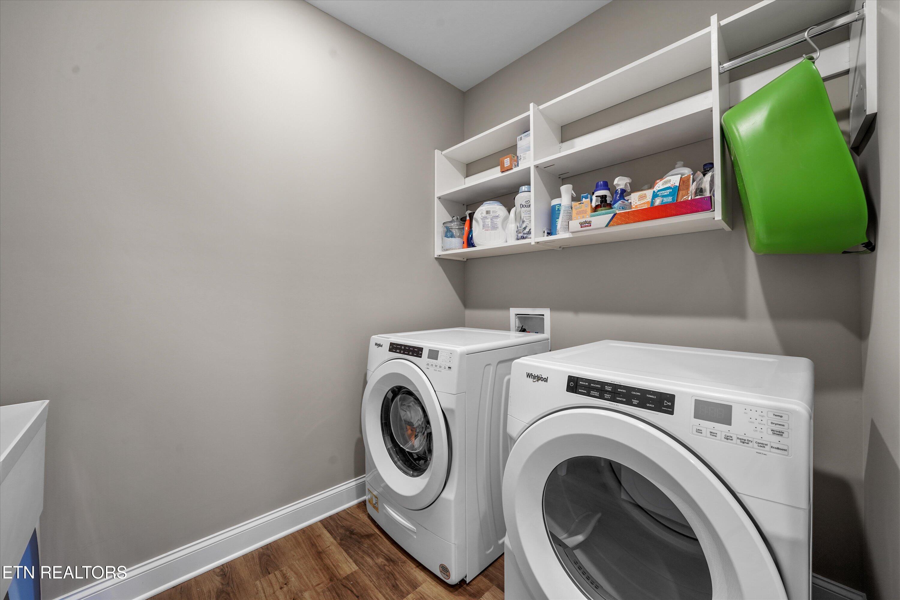 505 Chestnut Place Loudon, TN 37774 - Photo 24 of 39 With utility sink