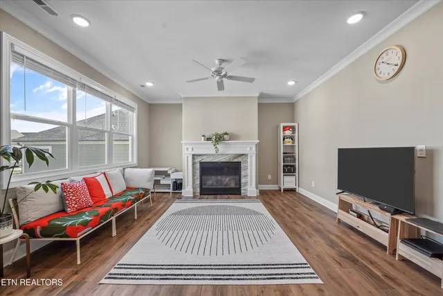 $550,000 | 505 Chestnut Place, Loudon, TN 37774