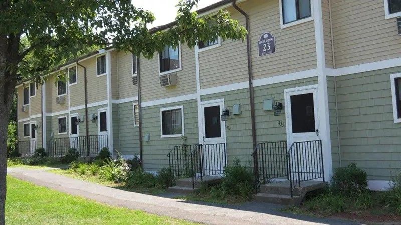 360 1/2 Tokeneke Road Holyoke, MA 01040 - Photo 2 of 5