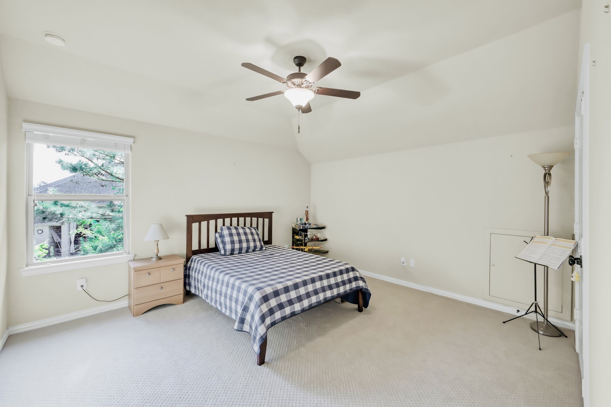 34 Langstone Place Spring, TX 77389 - Photo 22 of 35 Bedroom 2