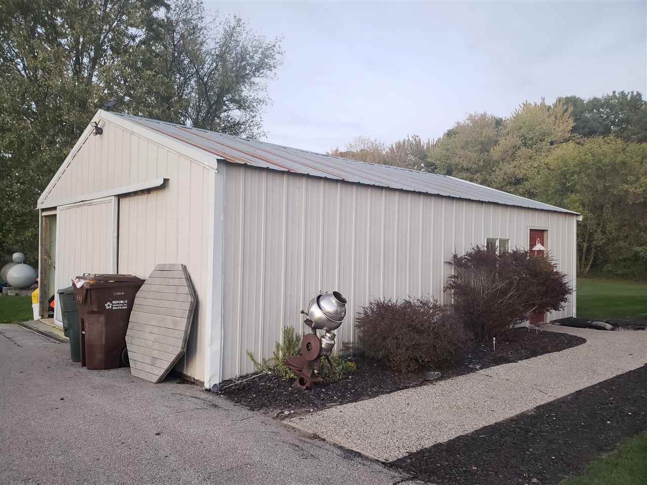 1938 West Linwood Road Linwood, MI 48634 - Photo 3 of 25
