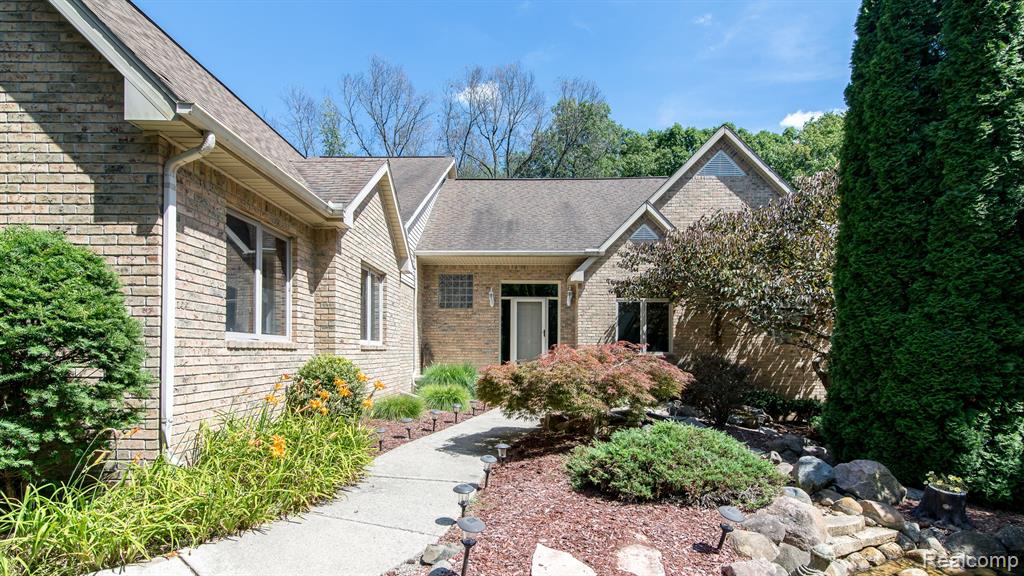 4197 Pinckney Road Howell, MI 48843 - Photo 1 of 34