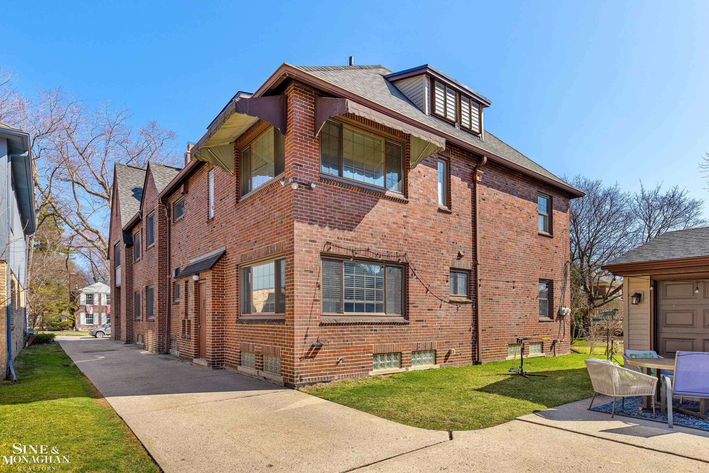 925 Harcourt Road Grosse Pointe, MI 48230 - Photo 27 of 32 50137580-b9ff2d79-2fe4-4907-a723-0f4213f8f0fa.JPG
