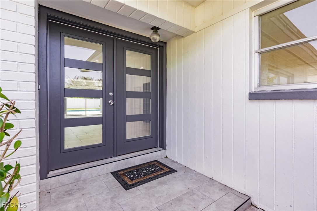 905 Dean Way Fort Myers, FL 33919 - Photo 5 of 43 a view of an front door