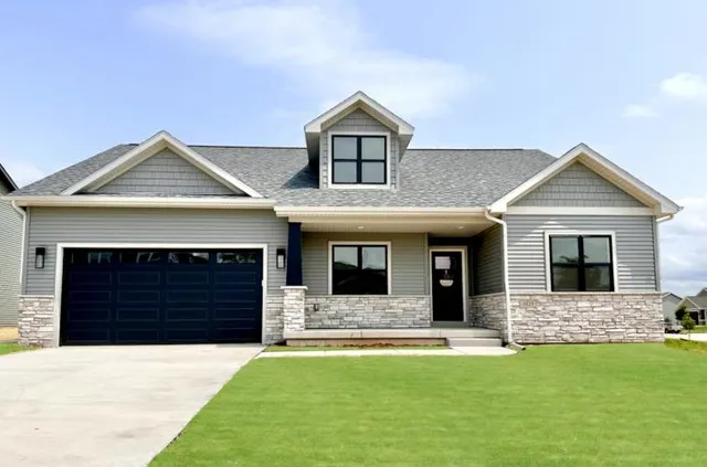 $529,900 | 166 South Eight, Unit 3, Evansville, WI 53536