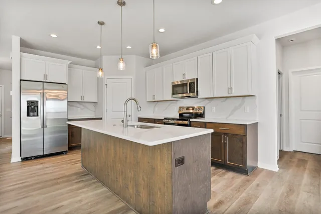 $529,900 | 166 South Eight, Unit 3, Evansville, WI 53536