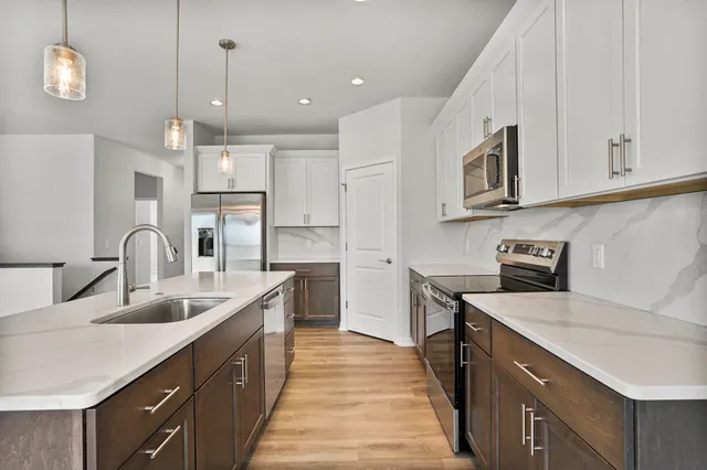 $529,900 | 166 South Eight, Unit 3, Evansville, WI 53536