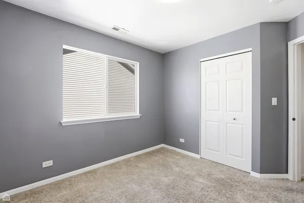 $2,800 | 487 West Hamlin Lane, Round Lake, IL 60073