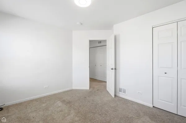 $2,800 | 487 West Hamlin Lane, Round Lake, IL 60073