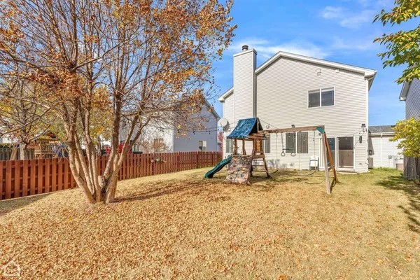 $2,800 | 487 West Hamlin Lane, Round Lake, IL 60073