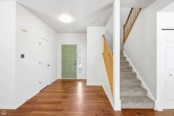 $2,800 | 487 West Hamlin Lane, Round Lake, IL 60073