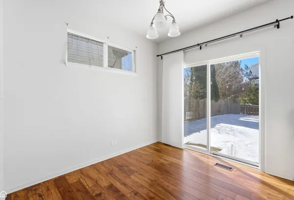 $2,800 | 487 West Hamlin Lane, Round Lake, IL 60073