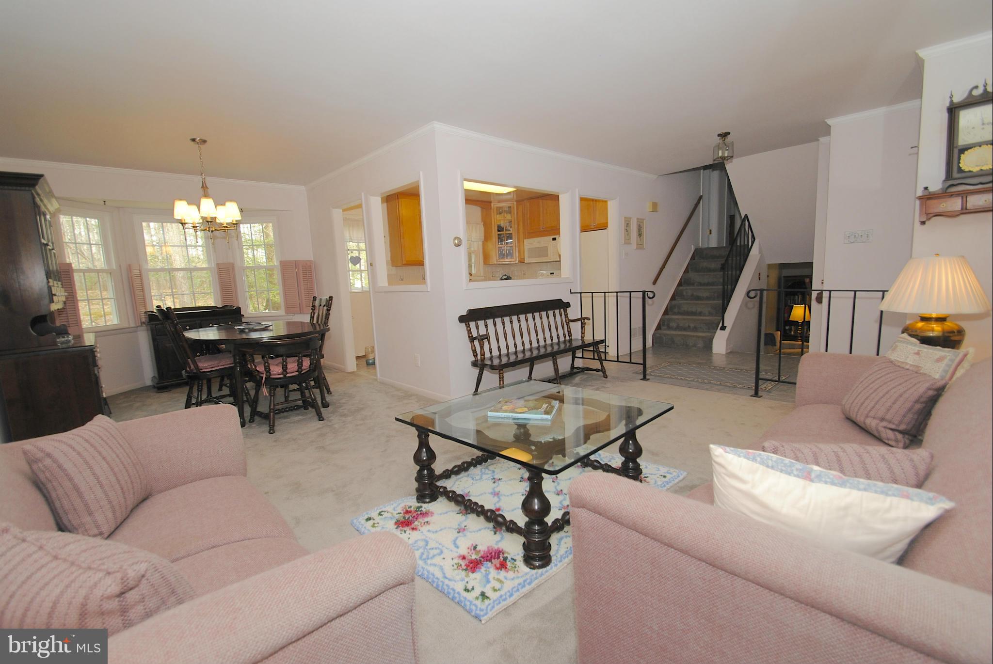 985 Chesterfield Road Annapolis, MD 21401 - Photo 17 of 30 a living room with furniture and wooden floor