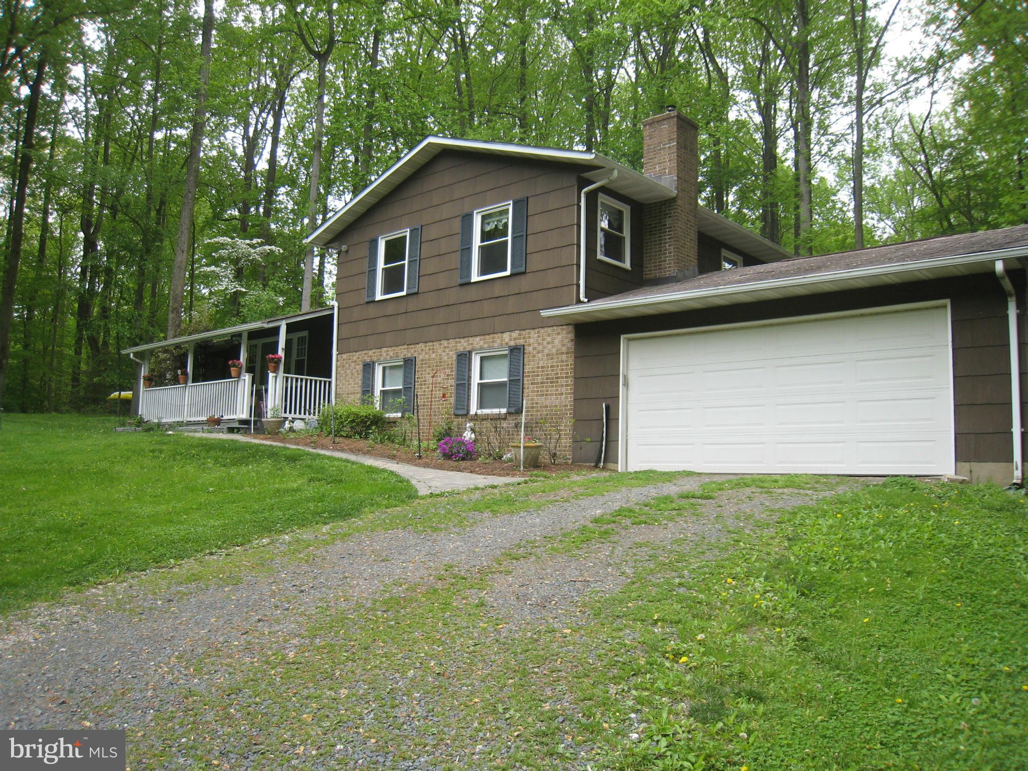 985 Chesterfield Road Annapolis, MD 21401 - Photo 28 of 30 a house view with a garden space