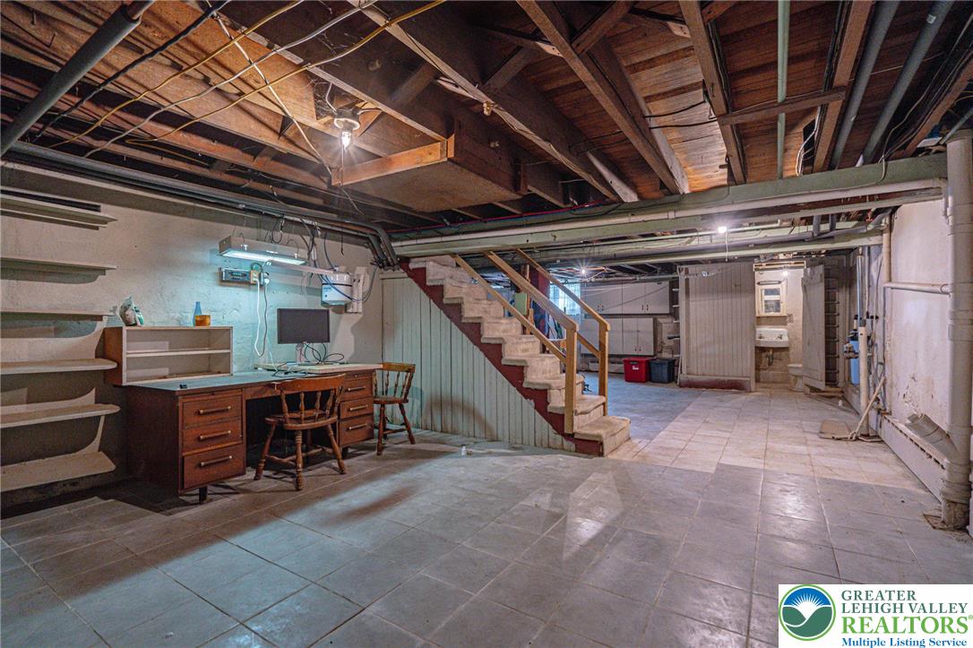 451 East Broad Street Tamaqua, PA 18252 - Photo 49 of 66 a view of work space with furniture