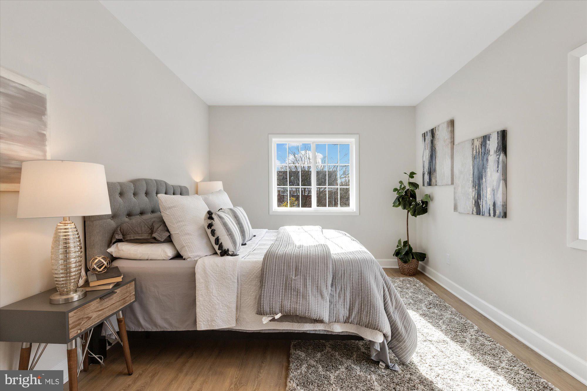 3254 Gunston Road Alexandria, VA 22302 - Photo 20 of 37 Primary bedroom with walk-in closet