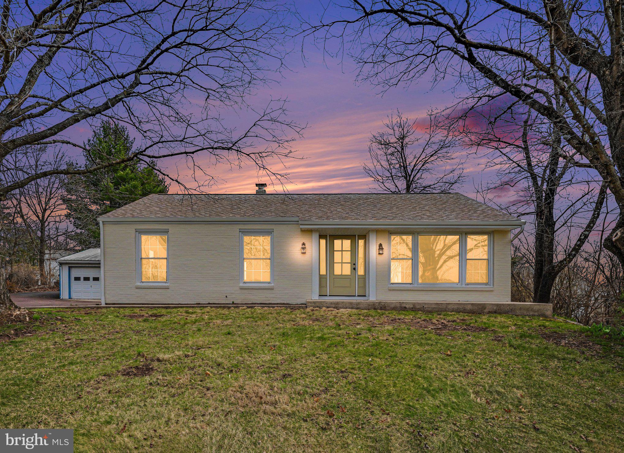 305 Green Hill Road Telford, PA 18969 - Photo 1 of 31